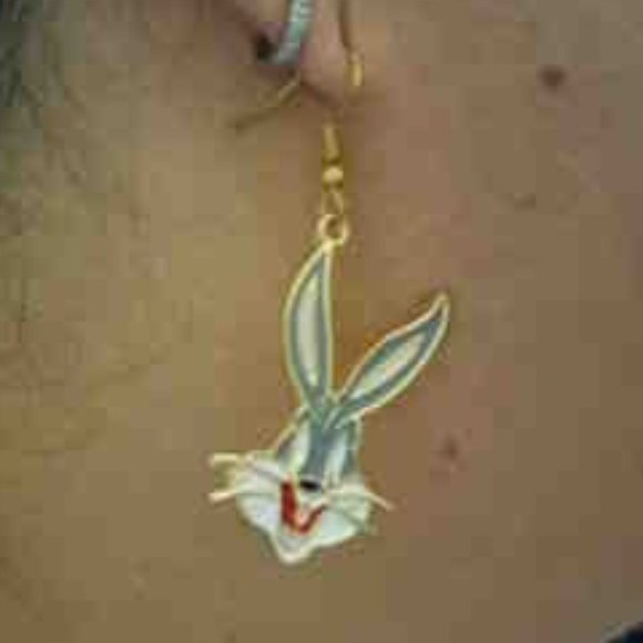 NWOT BJ Fashion Bugs Bunny Cute Enamel Fun Earrings - Picture 1 of 8